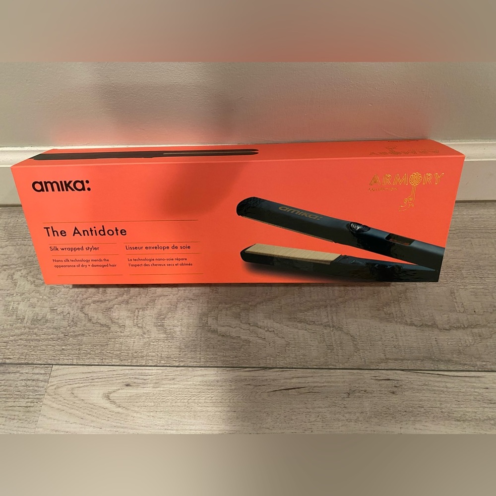 Amika Flat Iron